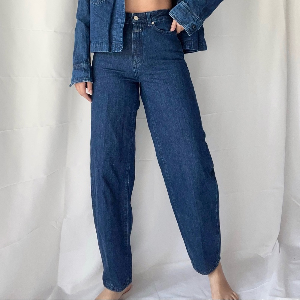 CLOSED High Waisted Loose Tapered Jeans In Dark Blue Wash